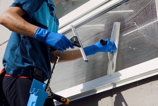 Things to Look for When Purchasing Window Cleaning Tools and Accessories Window Cleaning